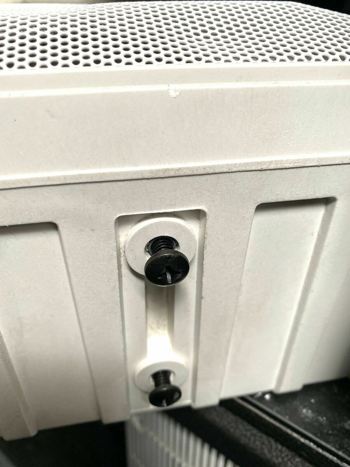 04 Mounting Screws for Bose 151 Wall Mount / fits Bose 151 161 101