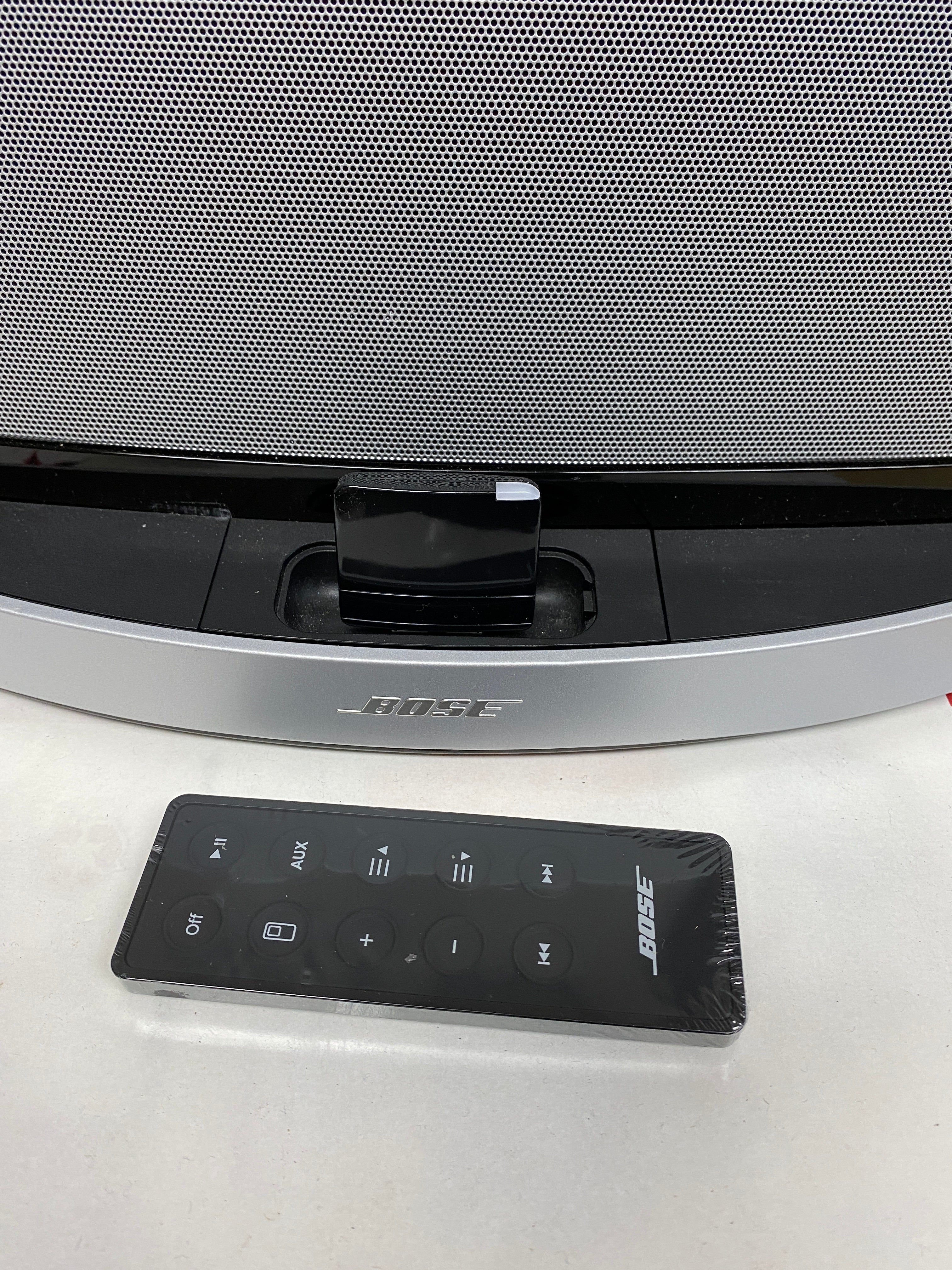 Bose SoundDock 10 Digital Music System with OEM Bluetooth Adapter