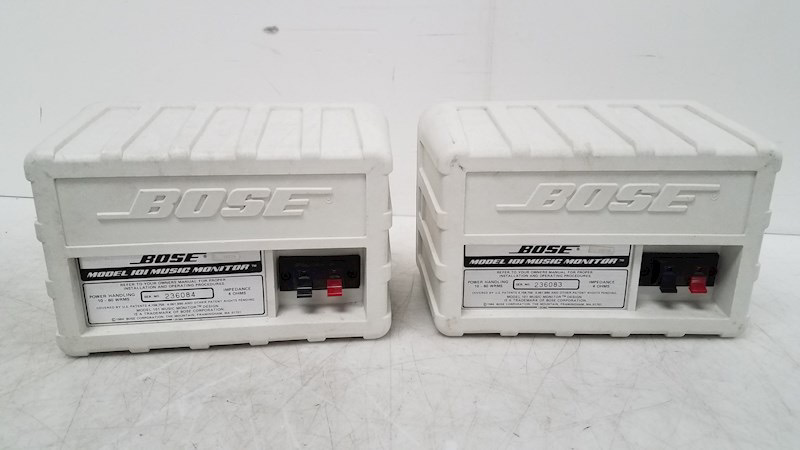 Bose 101 Speaker Pair with Brackets (White)