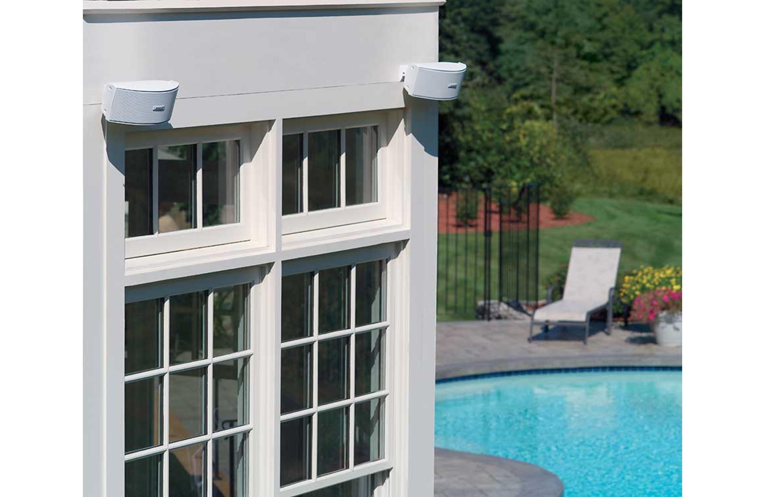 Bose 151 SE Environmental Speakers, Elegant Outdoor Speakers - White