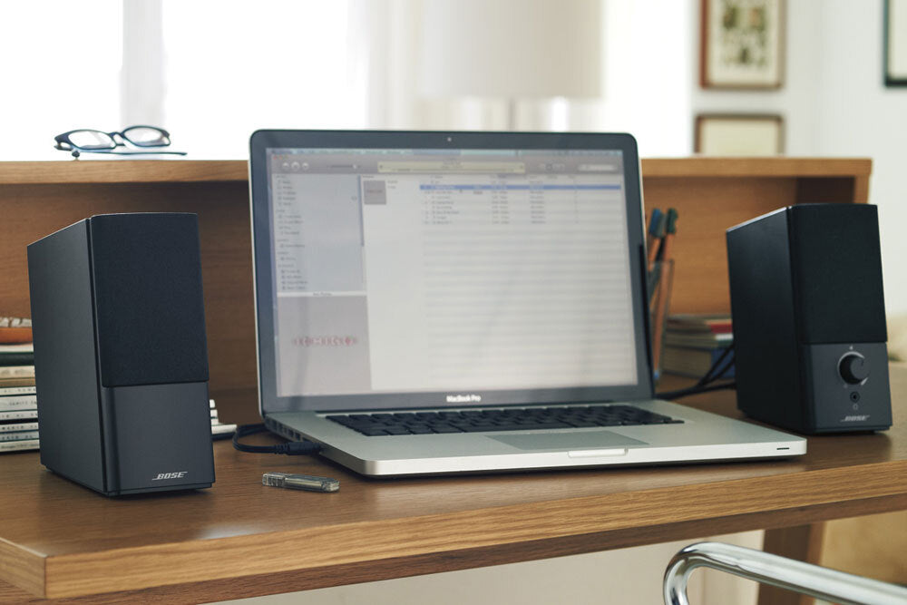 Bose Companion 2 Series III Multimedia Speakers - for PC (with 3.5mm AUX & PC Input) Black - New