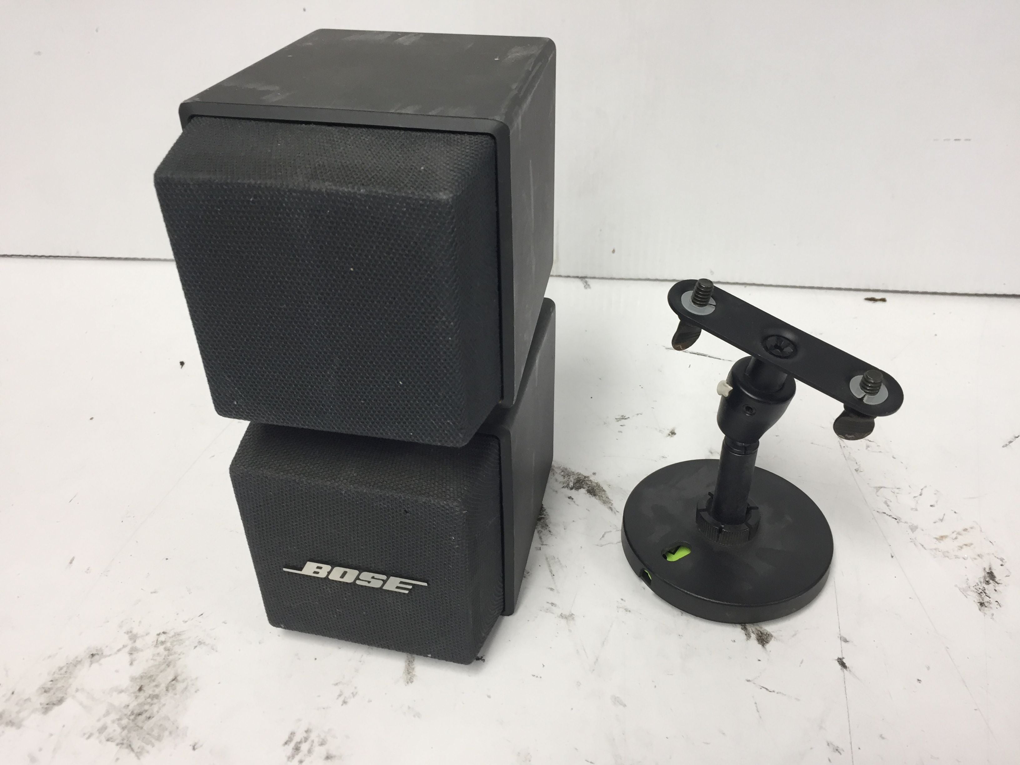 Bose Acoustimass AM-5 Cube Speaker (Single), Black with Wall mount