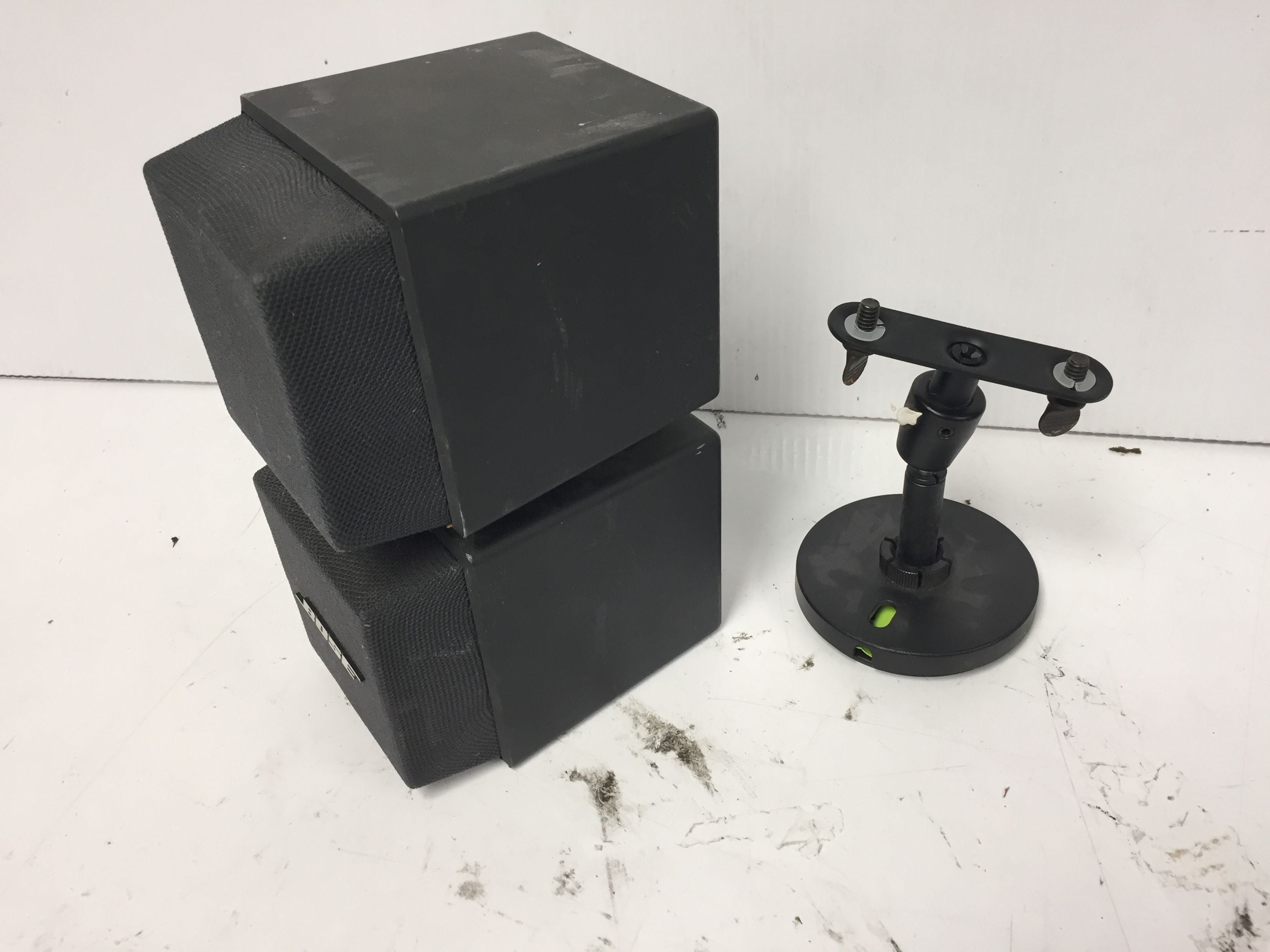 Bose Acoustimass AM-5 Cube Speaker (Single), Black with Wall mount