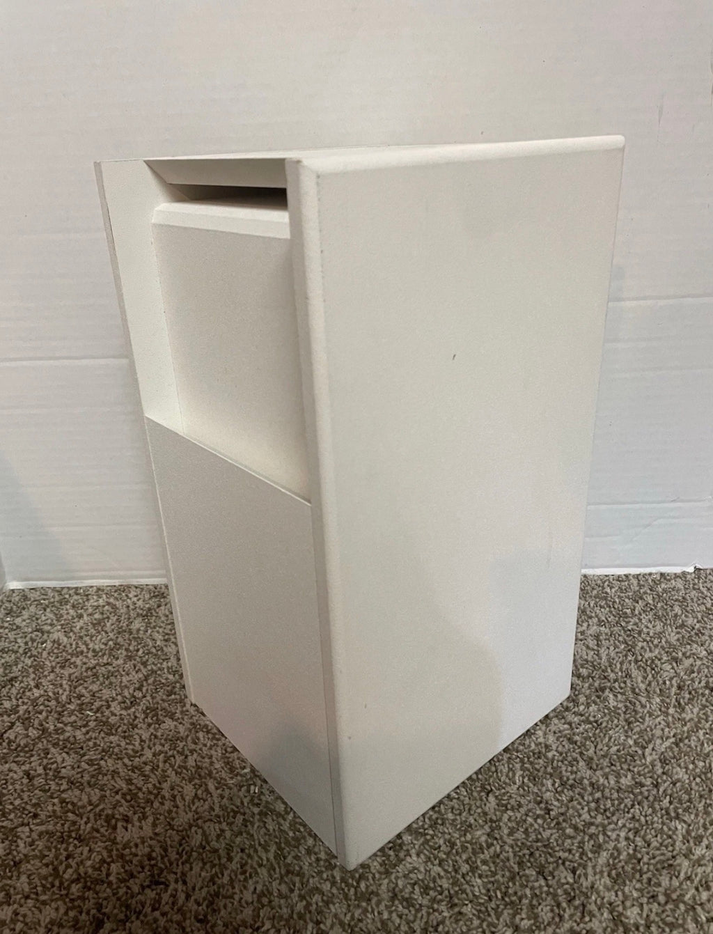Side view of Bose Acoustimass 3 Series III white bass module