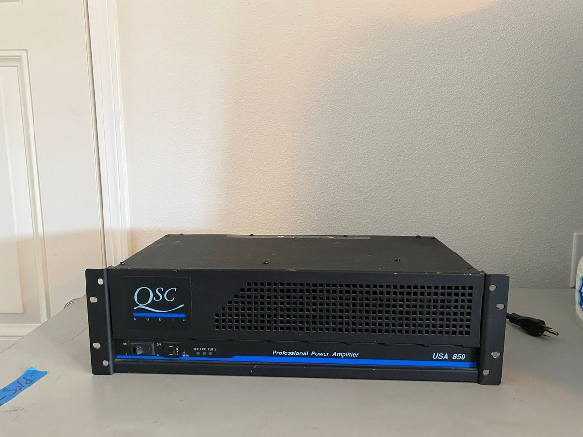 QSC USA 850 Professional Power Amplifier front view